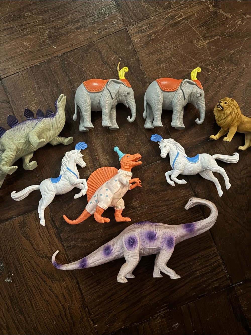 Vintage Circus Animal Figure Lot Elephants Horses Lion Dinosaurs Toys - Picture 4 of 6